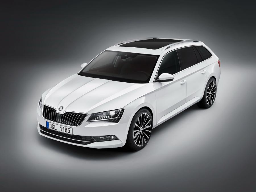  Skoda Superb Combi 2015 года  (фото 17 из 29)